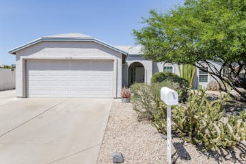 8008 W Tuckey Ln Glendale, AZ 85303